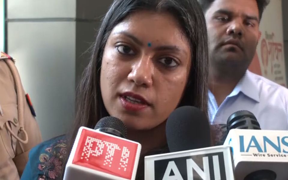 Noida DM warns outsourcing agencies, workers against unruly conduct